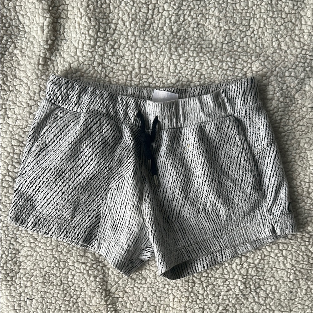 Zyia active black and white shorts